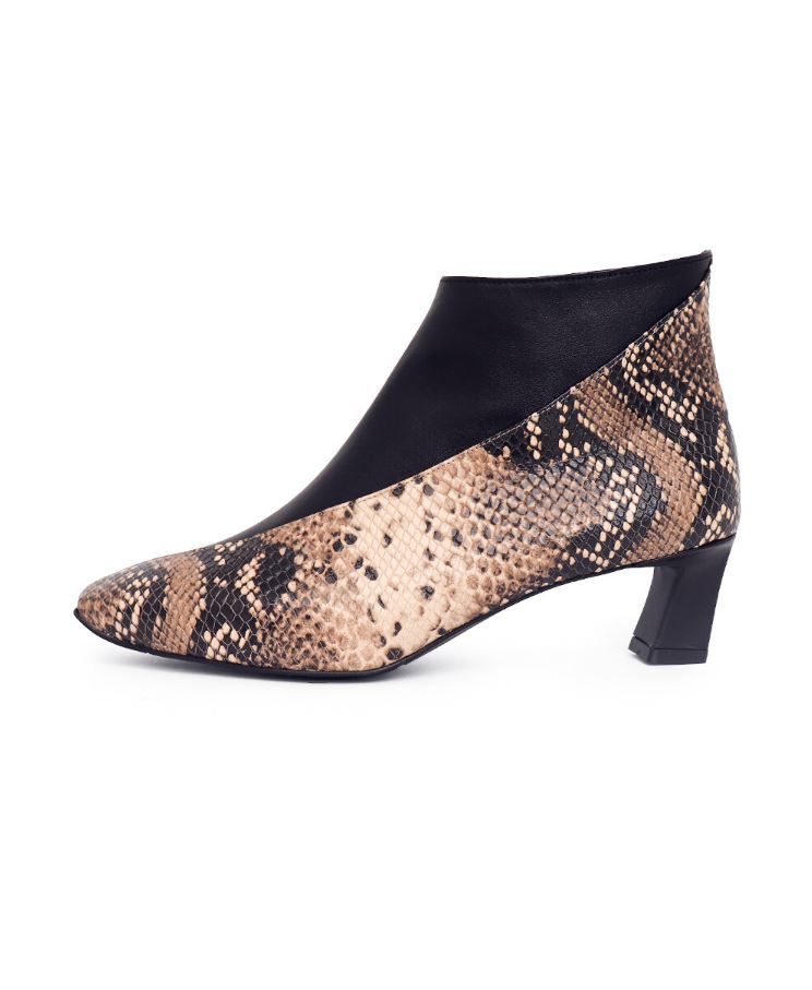 Missue Diagonal Boots