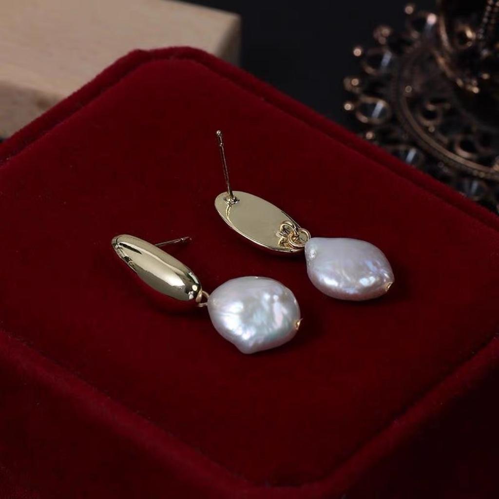 Premium retro celebrity temperament stud earrings irregular special-shaped natural baroque natural freshwater pearl earrings