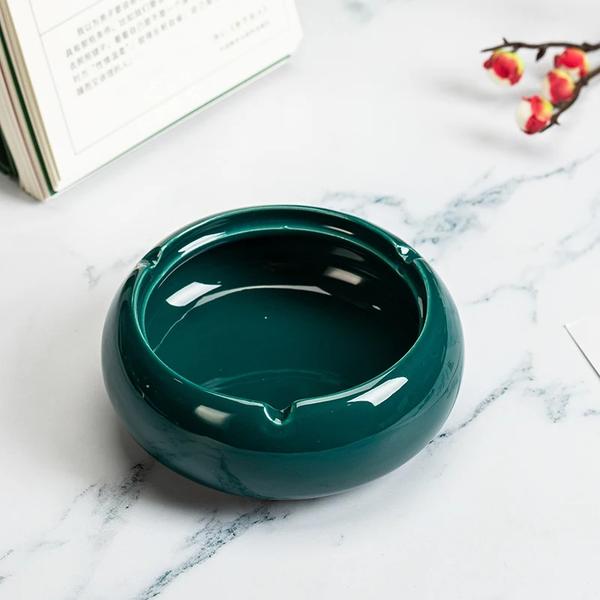 Ashtray creative personality trend anti-fly ash ins wind home living room atmospheric ash with cover cute girl