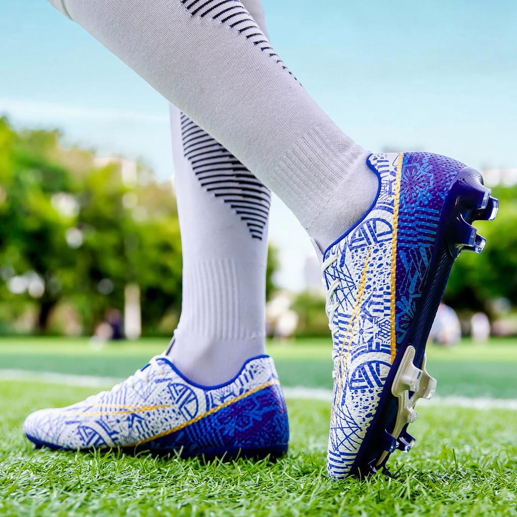 Football Shoes Breathable and Comfortable Professional Futsal Football Shoes Artificial Grass Training Shoes