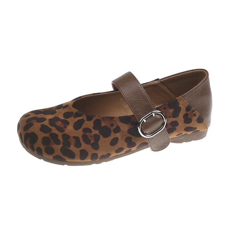 Temperament round head flat sole shoes women's 2025 new spring and autumn French retro Mary Jane small leather shoes light mouth commuter shoes