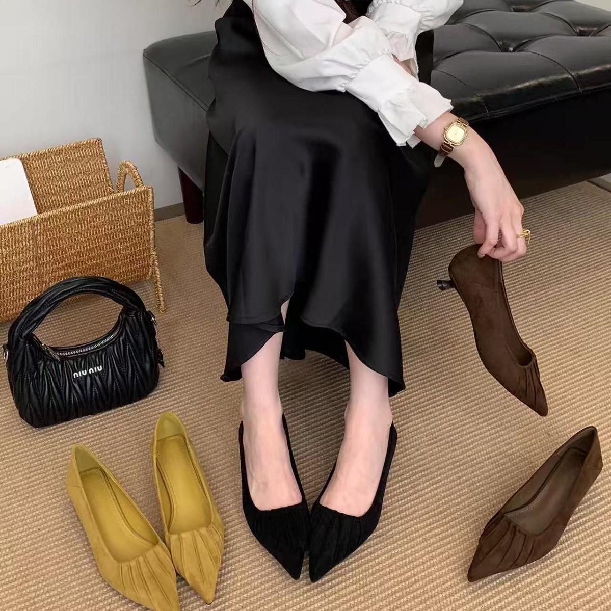 

French temperament niche pointed single shoes women s shoes 2025 new spring black commuter evening shoes 35