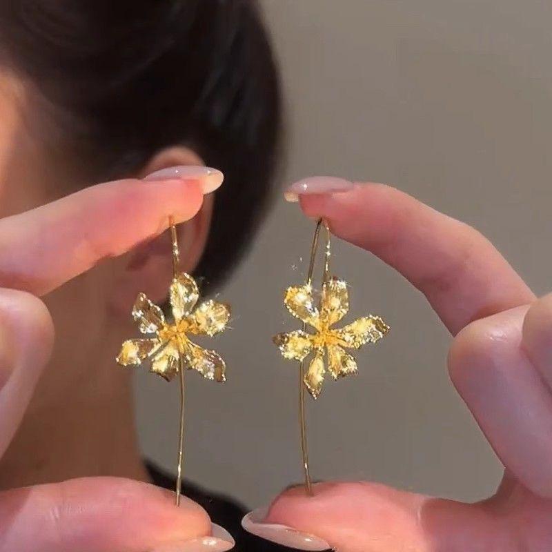 

Fashionable Women s Versatile Earrings With A High-end Temperament Hoop One Size