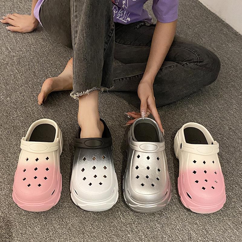 New super fire gradual change color hole shoes thick soles increase summer senior design slippers women summer wear