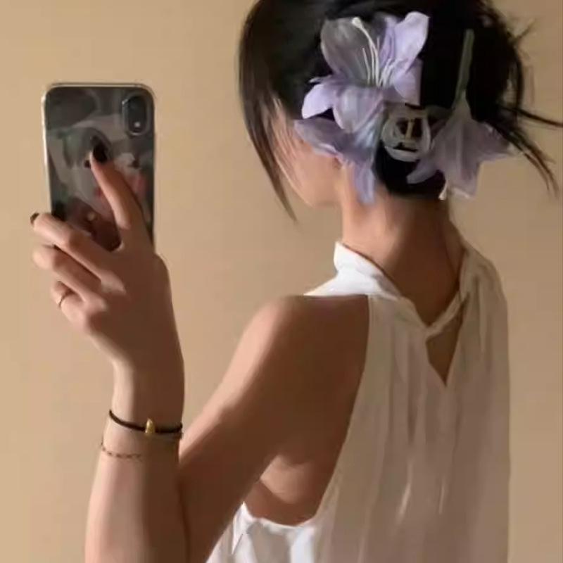 Acrylic Fabric Flower Asymmetrical Hairpin Early Spring Atmosphere Sweet Shark Clip Women's Fashion Vacation Style Hair Accessories