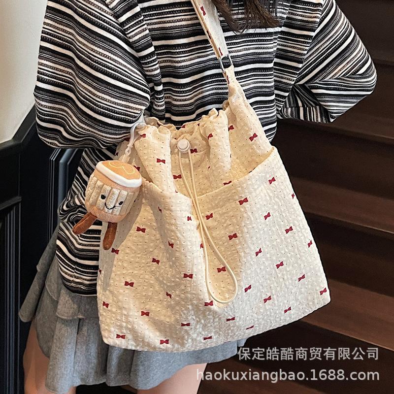 Canvas Bag Women's Large Capacity 2025 New Summer Versatile Casual Shoulder Messenger Bag College Student Class Tote Bag