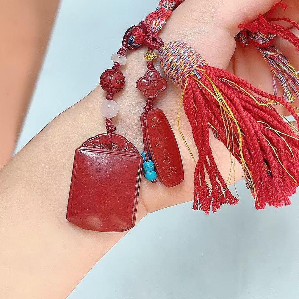 Chaveiro Pingente Cinnabar Roxo Areia Dourada para Viagem Segura e Ano de Nascimento