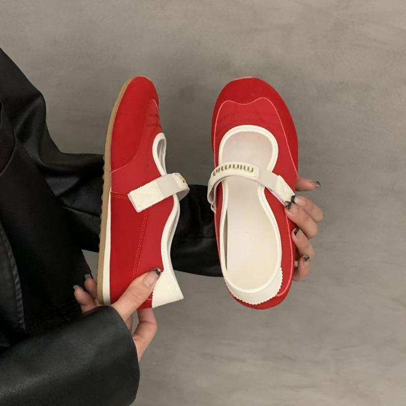 Autumn retro red ballet women's new sports board shoes flat bottom shallow mouth Mary Jane single shoes