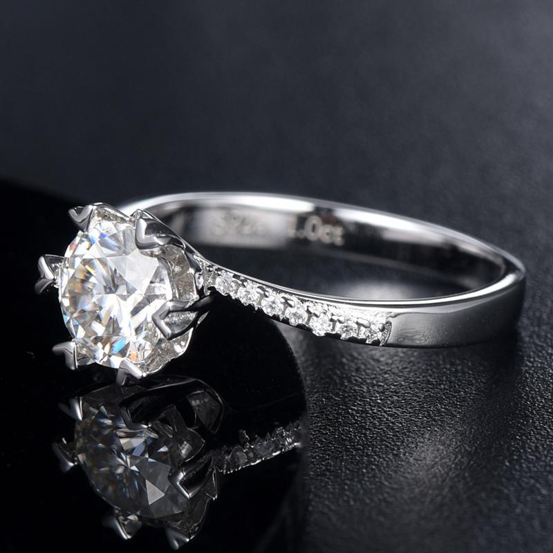 New 925 Sterling Silver Ring Female Twisted Arm Snowflake 1 .0 Carat D Color Moissanite Wedding Ring For Women Bride Best Jewelry