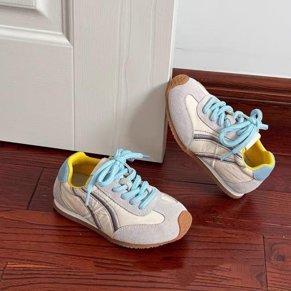 Children's moral training shoes 2025 spring new boys' sports shoes flat and light girls' board shoes Forrest Gump shoes