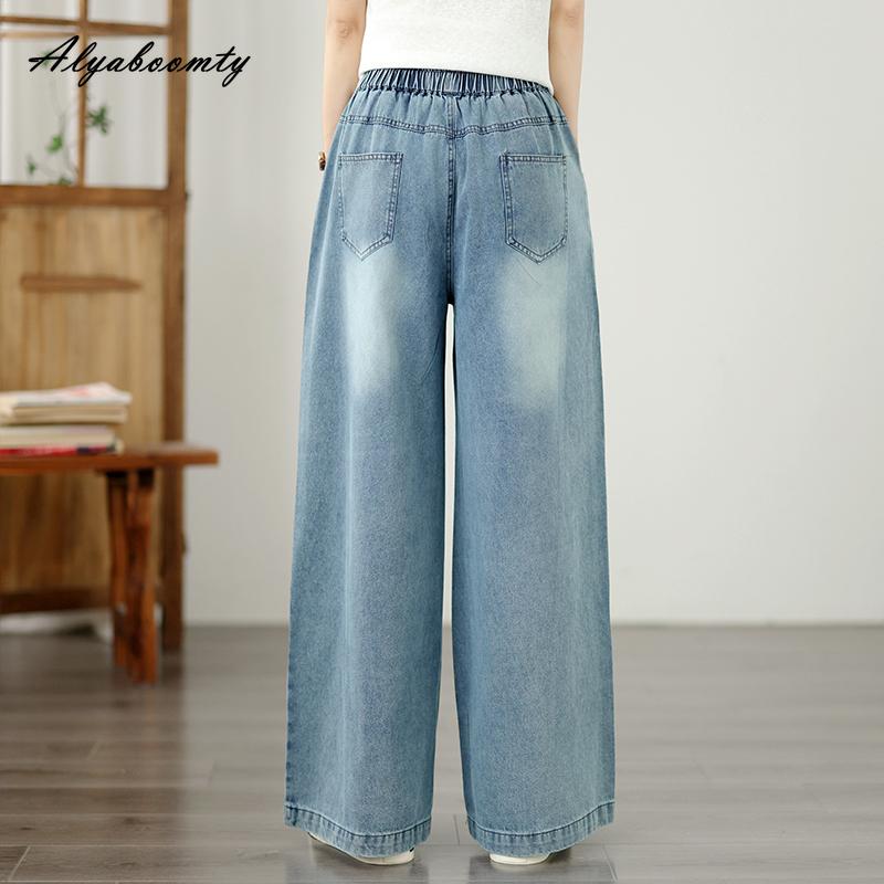 Plus Size Spring Summer Women Light Blue Straight Jeans Elastic Waist Diamonds Casual Loose Denim Pants Elegant Office Lady Feminine Jeans