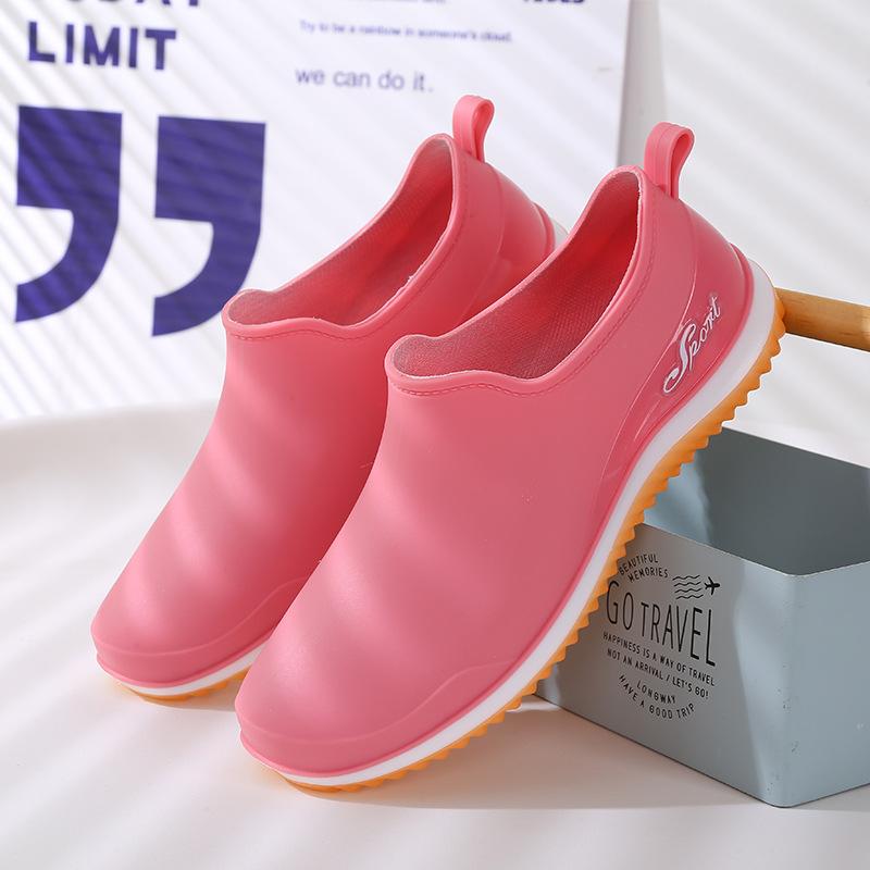 

Модные платформенные дождевые туфли женские зимние уличные с мелким вырезом водонепроницаемые туфли нескользящие низкие легкие рабочие резиновые сапоги 36 розовый