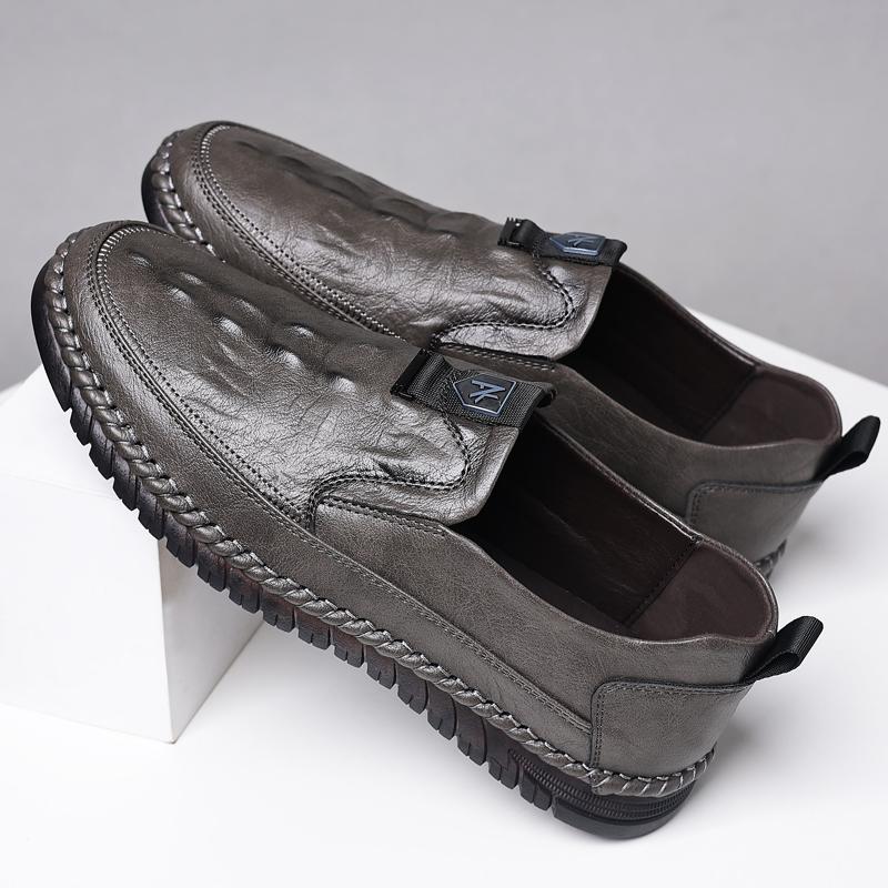 FashionMen Loafers slip on Fashion Boat Footwear Man Leather Moccasins outdoor Men Shoes Comfy Drive Mens Casual Shoes men moccasins