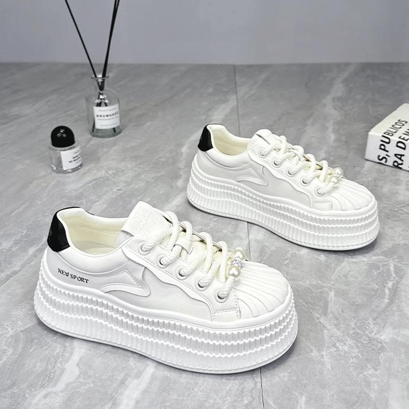 

Board shoes light breathable soft leather little white shoes women s spring and autumn new platform sports casual shoes 39