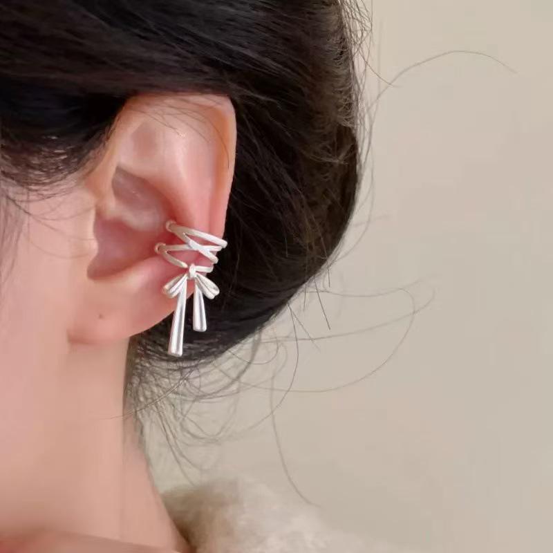 Clip per orecchie a forma di fiocco con nastro bianco stile balletto: Design Unico, Senza Foratura per Donna
