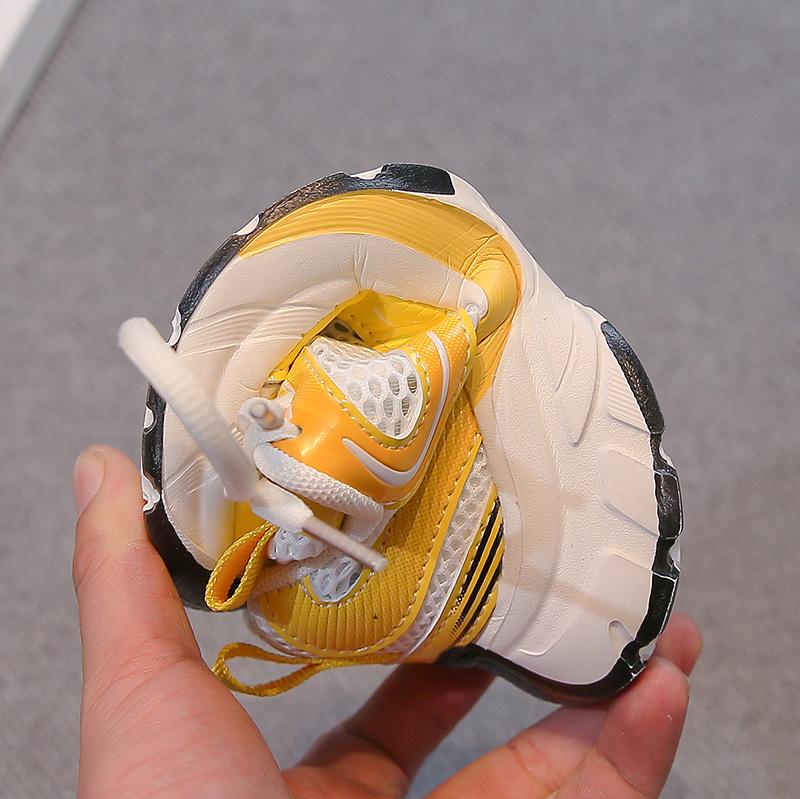 Students Tennis Shoes Mesh Breathable Kids Running Shoes Non-slip Thick Soft Sole 2025 New Children Basketball Shoes Trendy