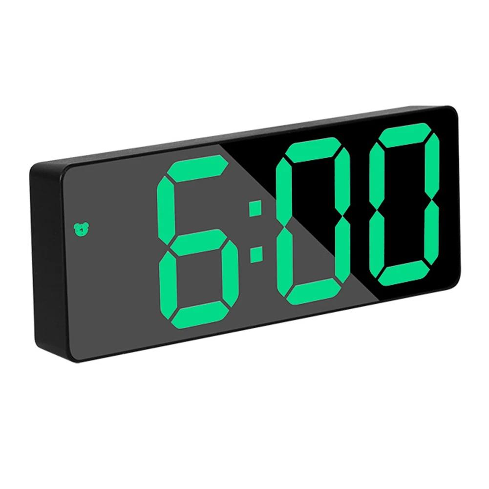 

Vibrant Electronic Clock Featuring Large Display and Voice Control Includes Alarm Calendar and Temperature for Everyday Use зелёный