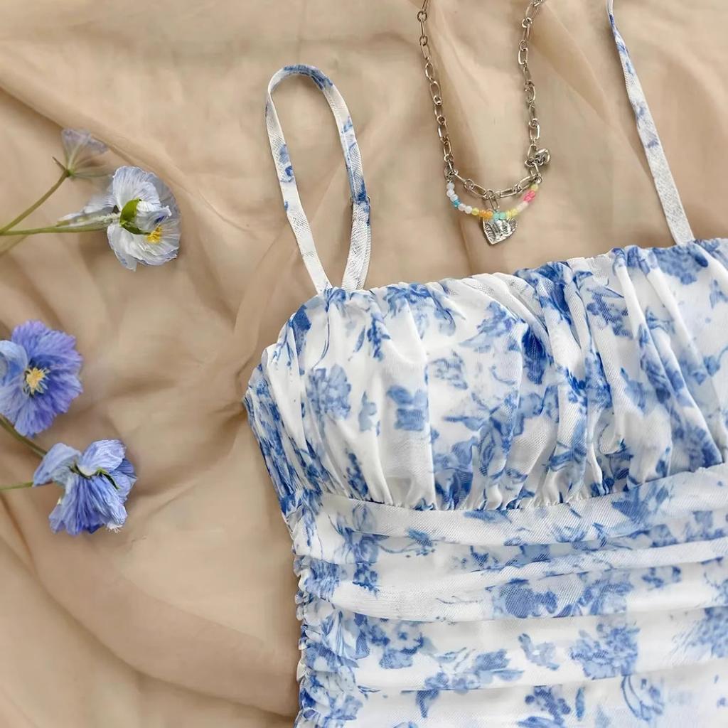 Summer Women's Fashionable and Sexy Dress, Vacation Backless Strappy Dress, Beach Dress