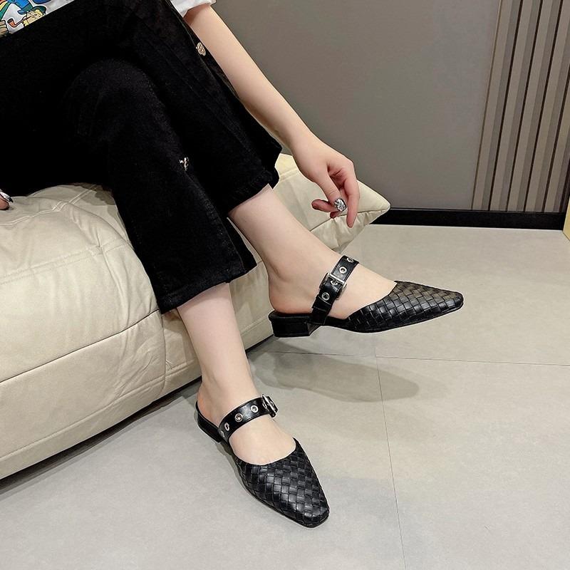 Woven Retro Sandal Slippers Female Outer Wear 2024 Summer Low Versatile Pointy Head Belt Buckle Baotou Half Drag Mary Jane Shoes