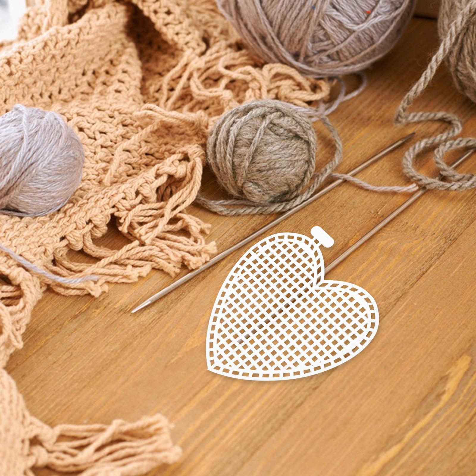 

30Pcs White Heart Shape Mesh Canvas Pe Craft Supply Blank for Embroidery Cross Stitch Knit Yarn Crochet Mesh Craft Projects 7.5X7.5X0.1CM