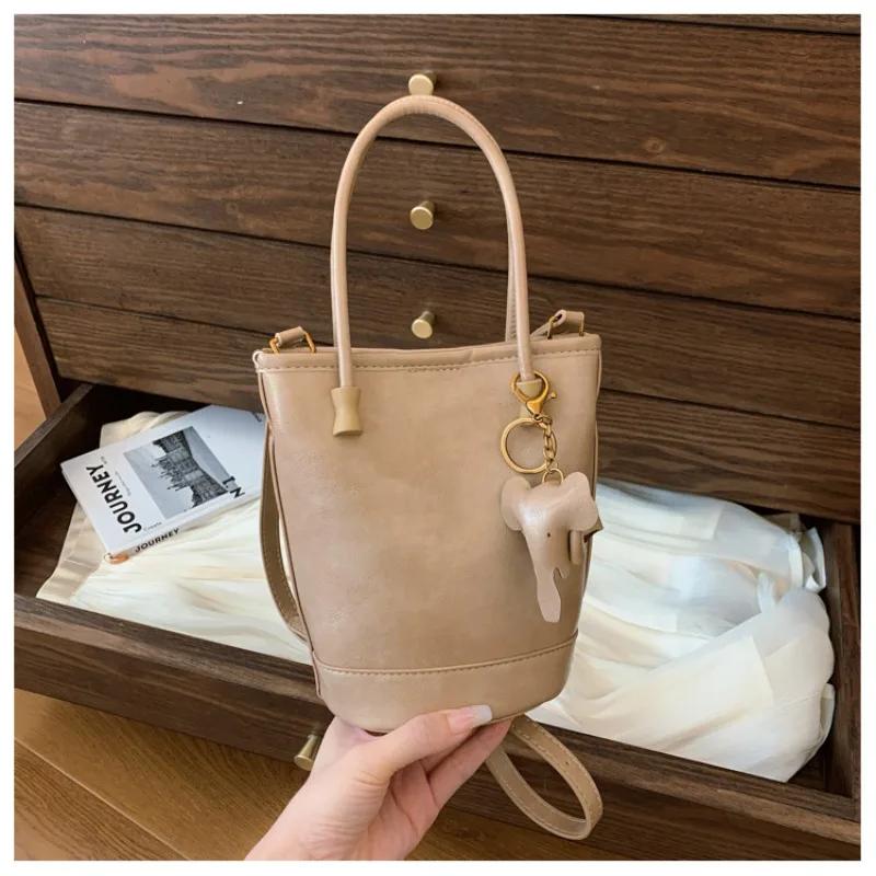 Versatile Feminine Shoulder Bag  Elegant Crossbody Bag for Work  Small Portable Shoulder Bag  New