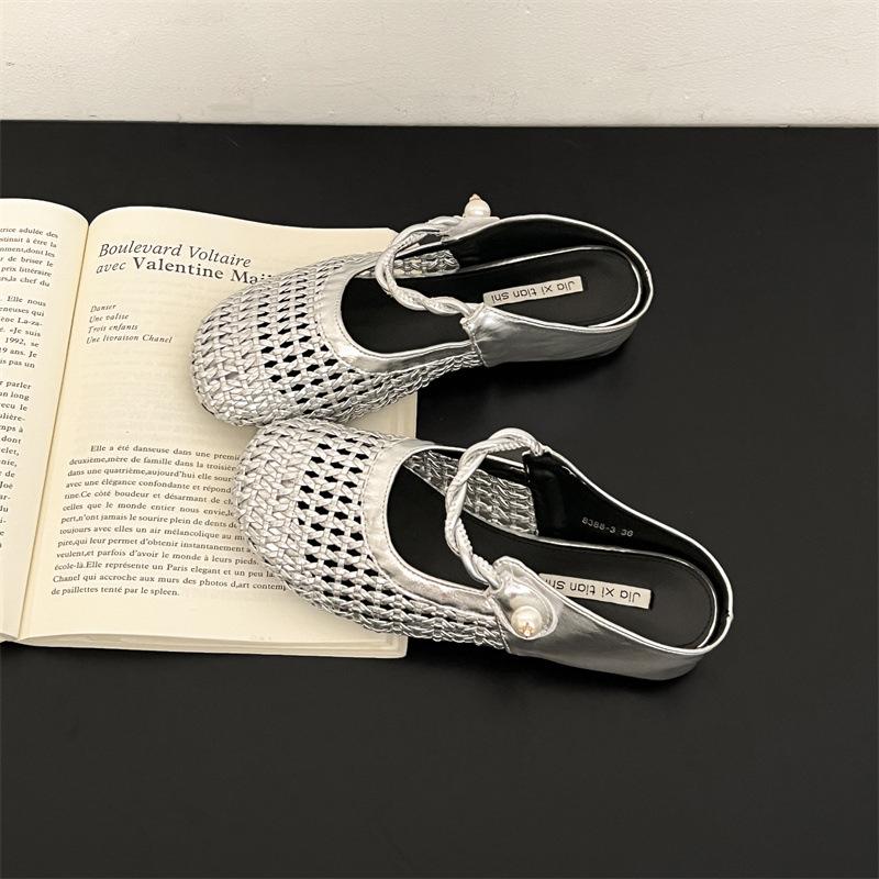 

Вечерний бриз полпачки тапочек для женской летней обуви 2025 новые толстоподошвенные на одной педали для выхода дышащие французские сандалии 40 серебряный