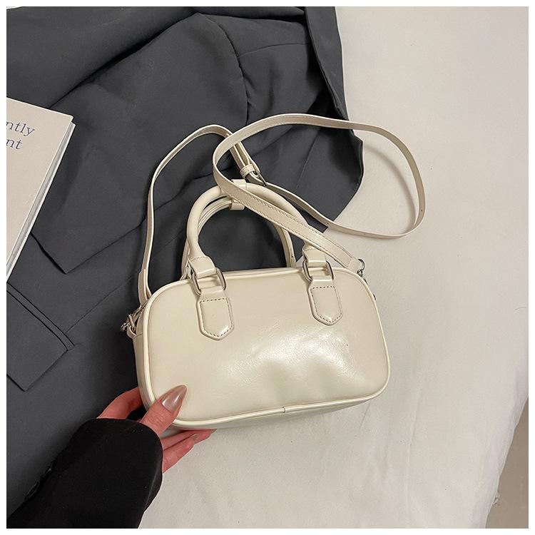 

2025 новая работа маленькая сумка портативная сумка для боулинга повседневная на плечо кросс сумка-подушка