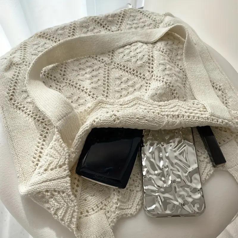 Versatile Knit Shoulder Bag for Travel & Leisure
