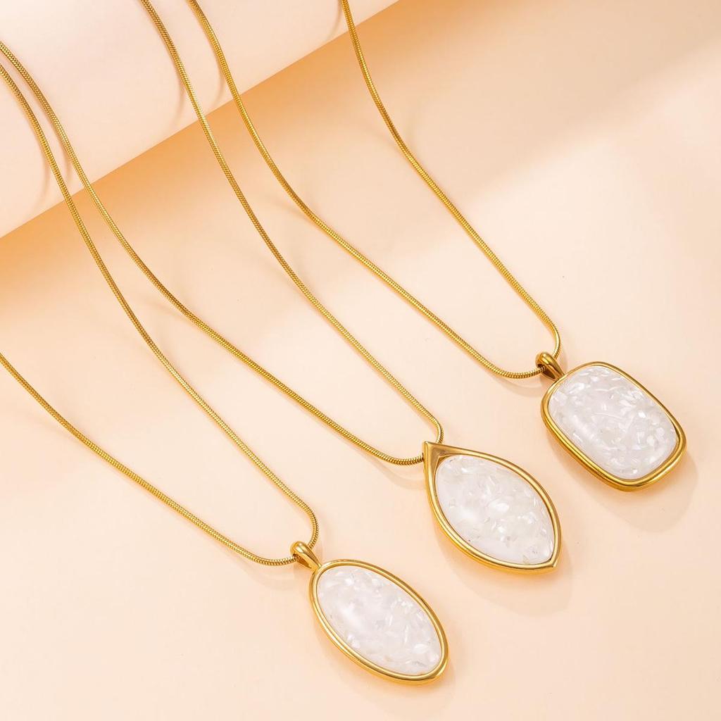 European Retro Stainless Steel Necklace with Natural Shell Pendant - Elegant Collarbone Chain