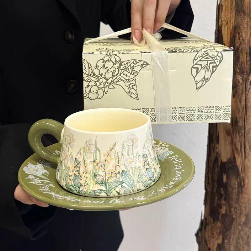 Живопись маслом Колокольчики ветра Цветок Кофейная чашка и блюдце Набор Керамический Высокоценный Высококлассный Изысканный Ретро Девочки Чашка для послеобеденного чая 260ml