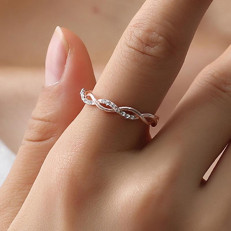 Fashion Twist Woman Shape Golden Woman Ring Accessories S Fashion Twist Woman Shape Golden Woman Ring Accessories S