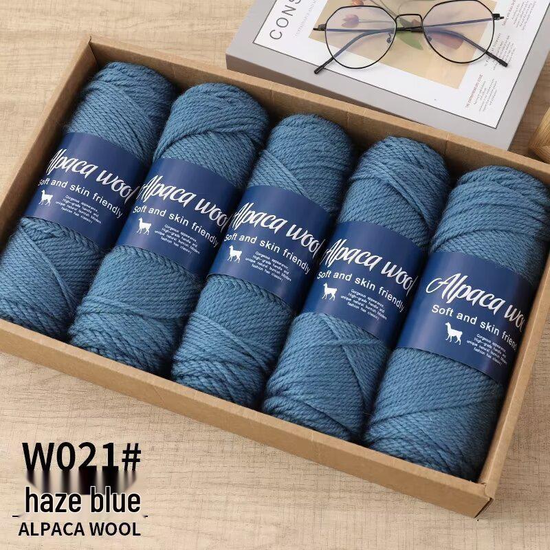 Soft Alpaca Yarn: Comfortable, ideal for hand-knitting scarves and other medium-thick projects.