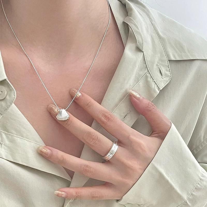 Trendy Fashion Light Luxury Glossy Shell Necklace For Women Simple   New In Chic Collar Chain Banquet Jewelry Gifts