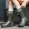 Botas de Chuva Masculinas de Cano Médio Antiderrapantes Leves Sapatos de Água Botas de Pesca ao Ar Livre para Homens Calçado de Trabalho Impermeável para Cozinha