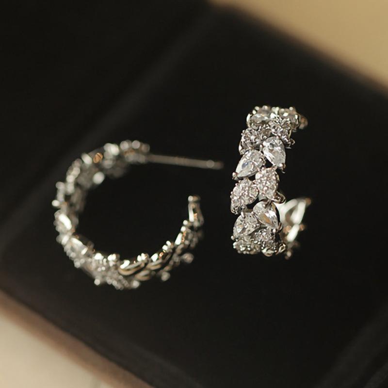 Exquisite Fashion High-end Sense Inlaid Zircon Temperament Elegant C-shaped Earrings for Women Daily Wear Wedding Party Zircon