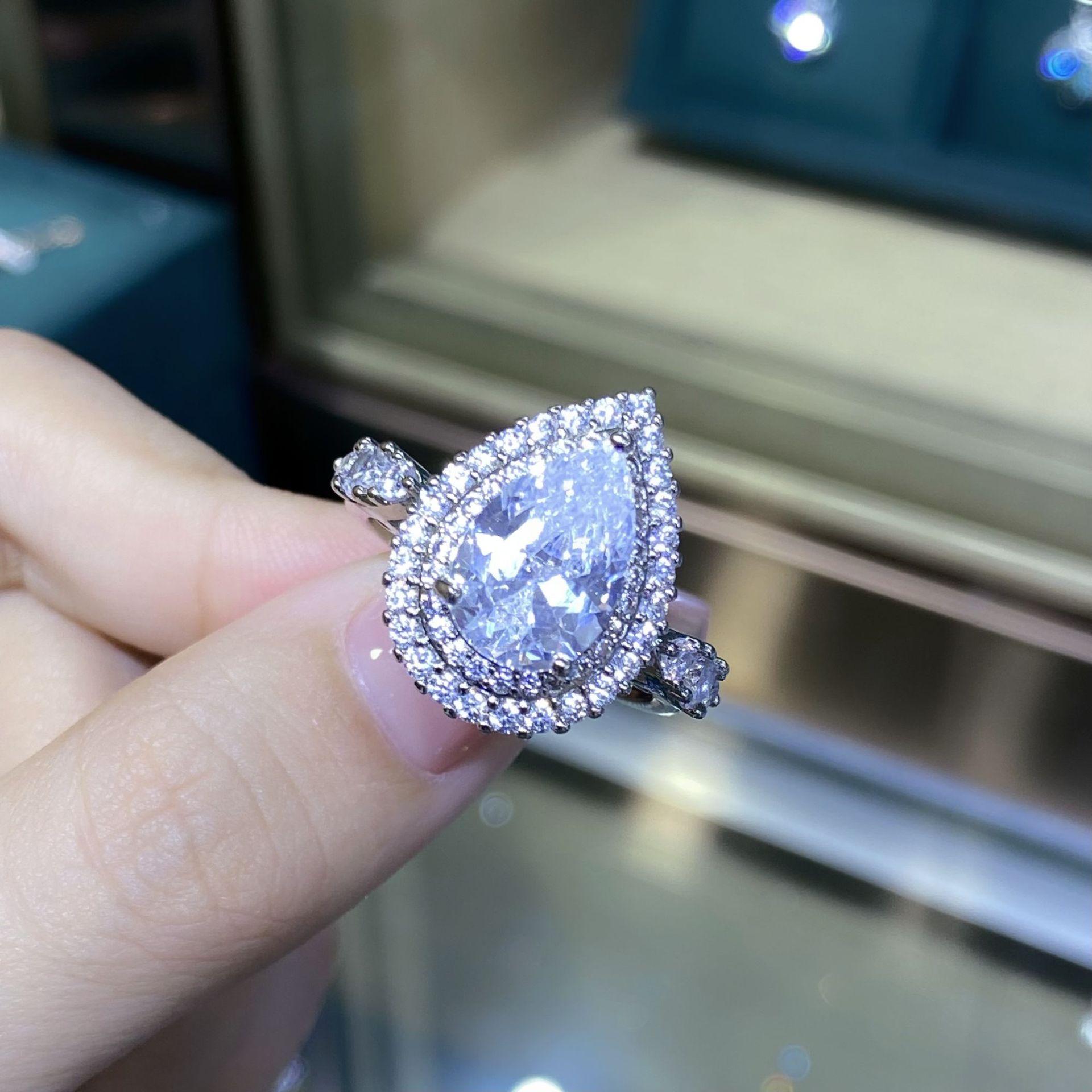 New in Imitation Moissanite Diamond Jewelry Set Explosion Flash Hot New Luxury Pendant Necklace Female Earrings Set Rhodium Plated