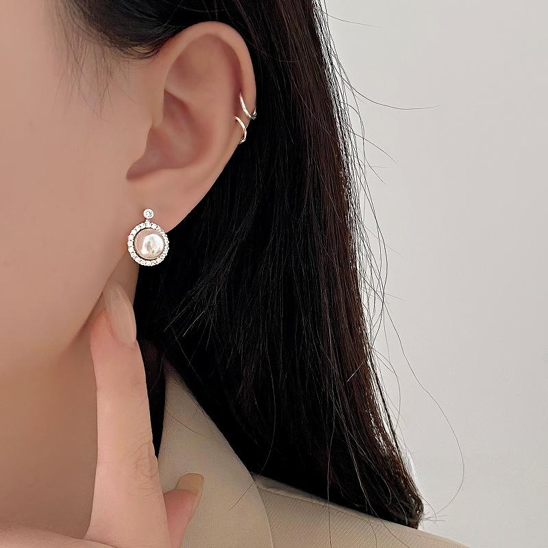 Exquisite Ohrringe mit Diamanten und runden Perlen für Damen, mit luxuriösen High-End-Ohrringen im französischen Stil