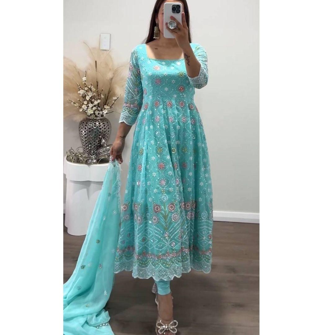 

Разработано платье высочайшего качества с тесно связанными дупаттами.