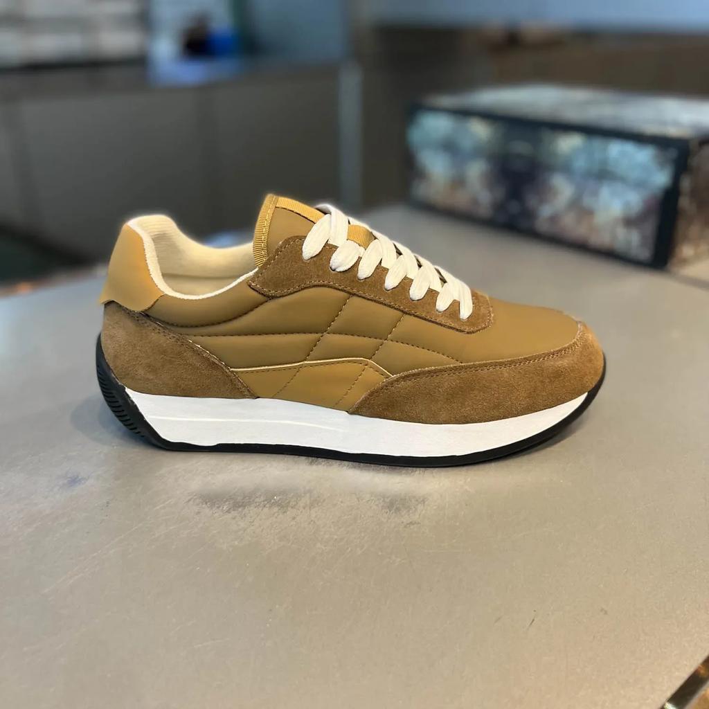 Men's Comfortable Sneakers Trainer Shoes 2025 Autumn Lace-up Running Shoes Men Soft Leather Sneakers Retro Male Athletic Shoes