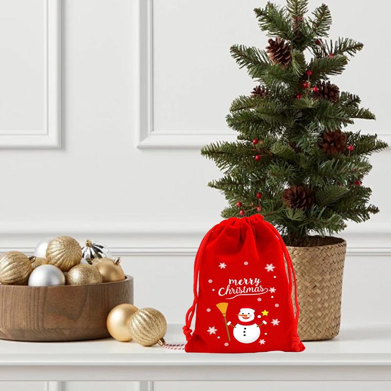 6/8/12Pcs Drawstring Gift Bags Red Green Cartoon Patterned 2025 Packaging Bags For Party Favors Velvet Christmas Candy Bag