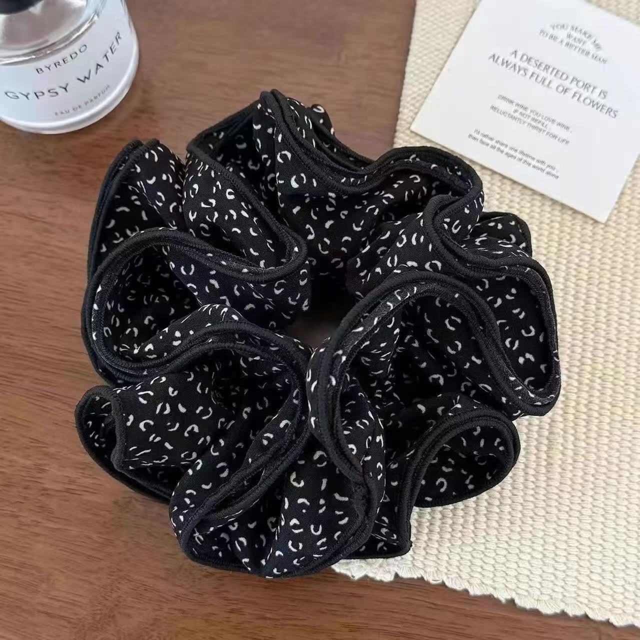 Maillard Autumn Winter Leopard Dark Color Four Layer Scrunchie Bun чёрный