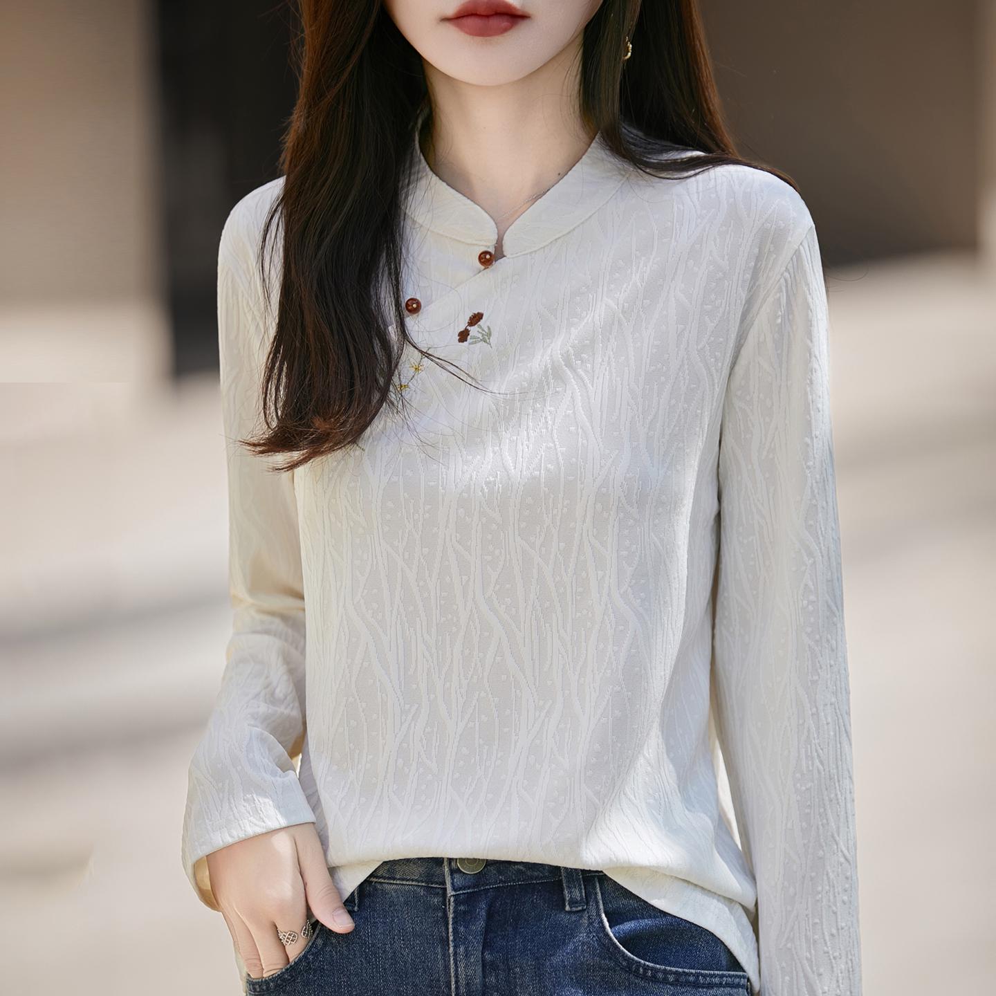 

New Women’s Chinese Style 3D Jacquard Shirt with Slant Placket & Frog Button L 100-110 jin теплый белый