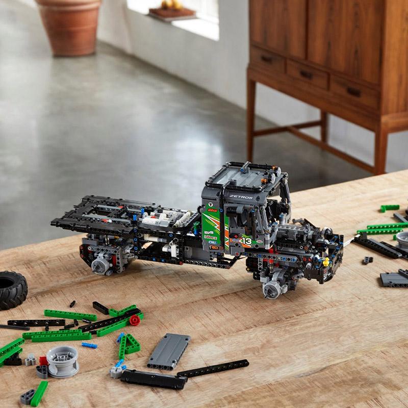 LEGO Technology Mechanical Set Benz 4x4 Mercedes Benz Mercedes Benz Zetros Trail Running Truck Building Blocks 42129