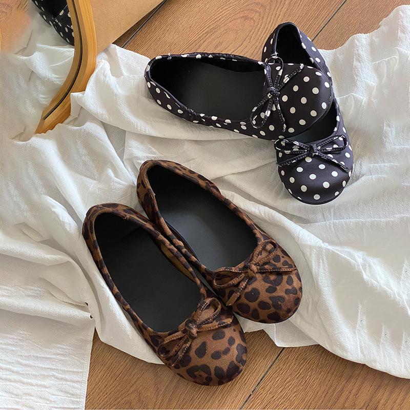 Sheepskin version~ French retro round head bow light mouth single shoes women's black polka dot soft surface ballet flats