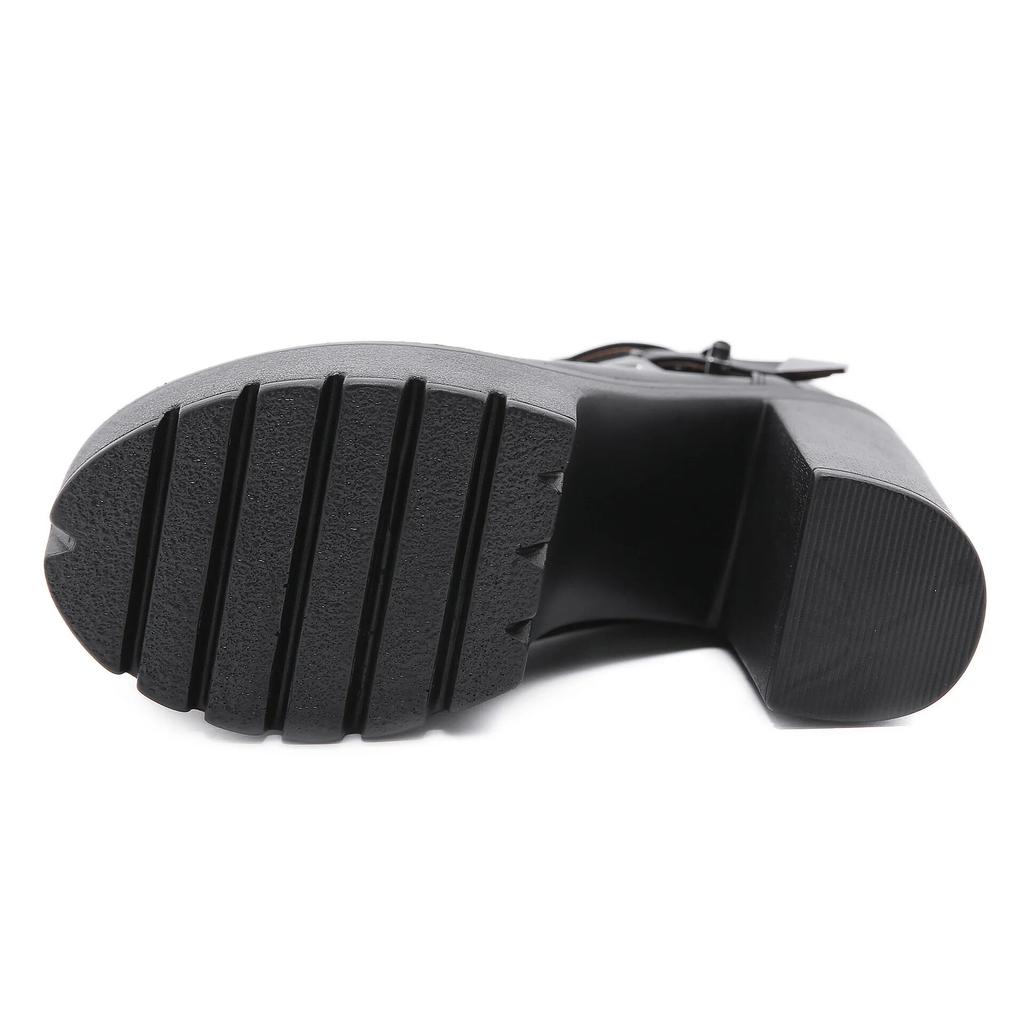 2024 Vinter 13 cm Klackar Nya Bandage Tjock Botten Vattentät Plattform Damskor Tjocka Höga Klackar Korta Stövlar Lhx