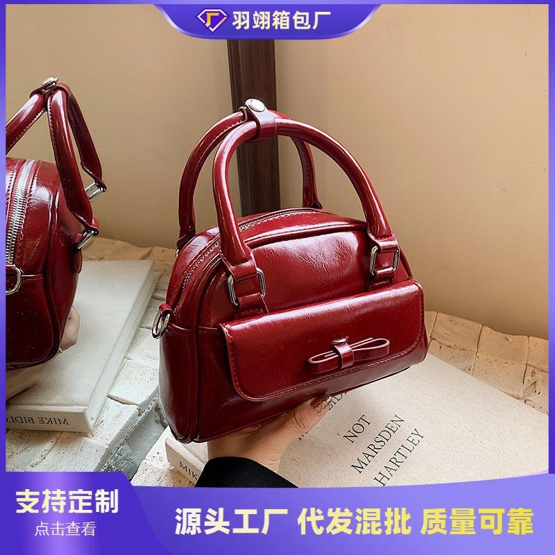 Premium Pillow Bag Women's Autumn and Winter New Versatile Niche Design Portable Shoulder Messenger Bag