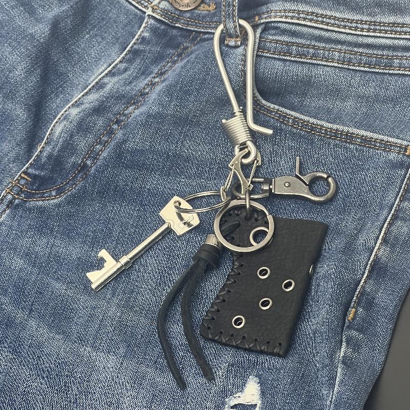 Accesorios de Moda Originales Llavero de Cuero Genuino Decoración para Cinturón de Jeans Colgante Metálico para Mochila Latón Acero Inoxidable