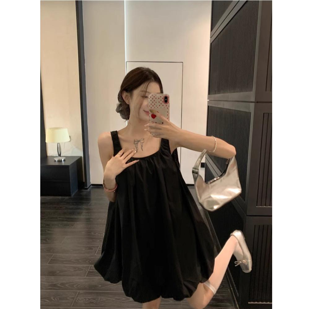 White age-reducing bud dress women's spring new foreign style fashion loose and thin suspender short skirt tide