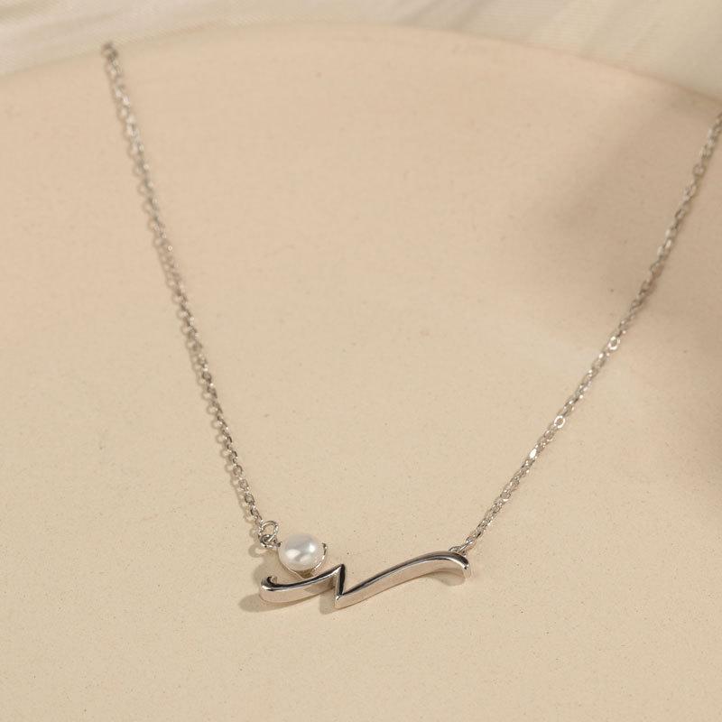 

Простое жемчужное ожерелье с буквой N, французское ретро, легкое роскошное украшение, цепочка для ключицы, для женщин