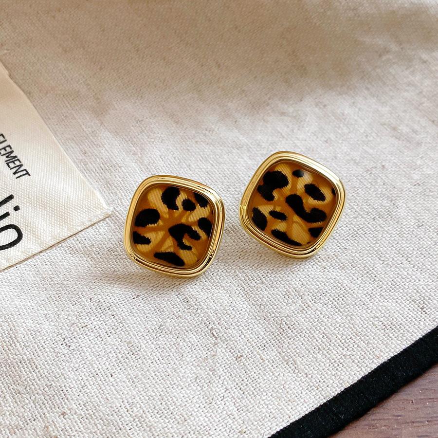 French retro autumn and winter geometric leopard print earrings stud earrings personalized earrings design sense niche